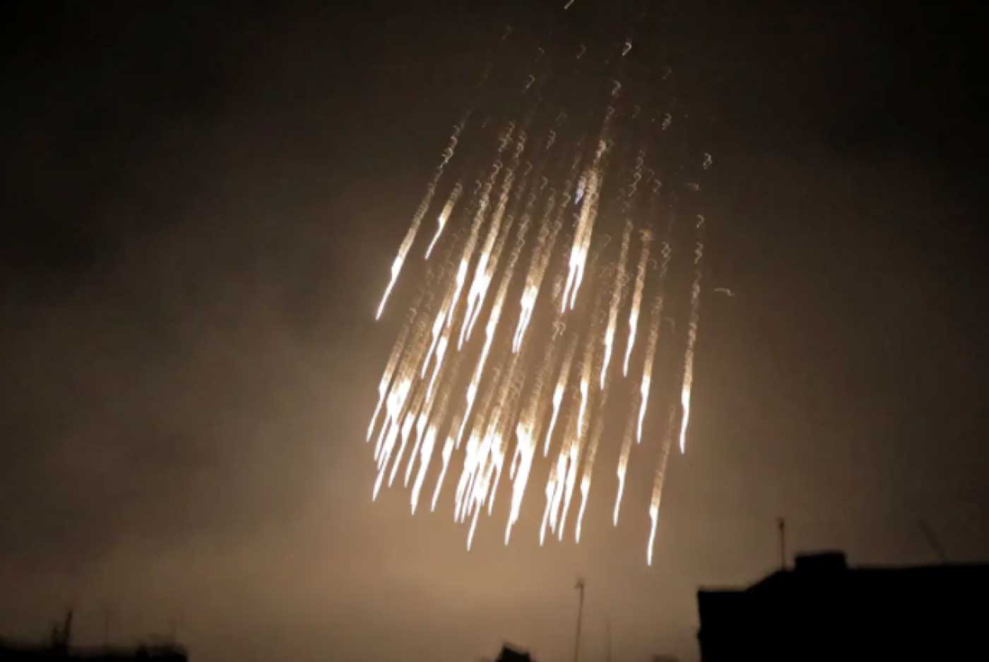 فلسطين المحتلة …قنابل الفوسفور ضد المدنيين و عدد الشهداء بلغ 1055