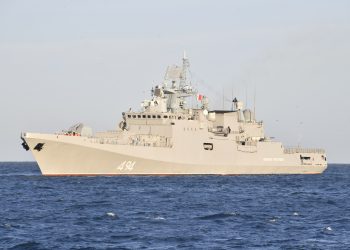 رسو فرقاطة روسية بميناء الجزائر