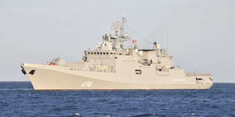 رسو فرقاطة روسية بميناء الجزائر