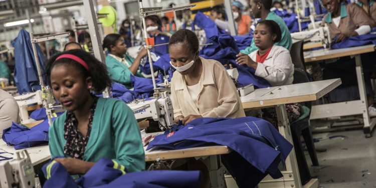 البرنامج التجاري "أغوا"