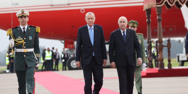 الجزائر و تركيا تبرمان 13 مذكرة واتفاقية تعاون