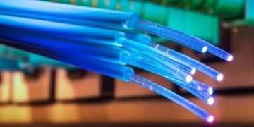 الجزائر...مليون أسرة موصولة بخدمة الألياف البصرية