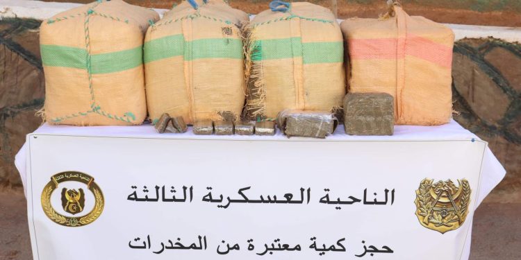 الجيش الجزائري…ضبط أزيد من 7 قناطير مخدرات في الحدود مع المغرب
