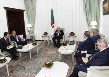 الرئيس الجزائري عبد المجيد تبون يستقبل وزير الداخلية الفرنسي، جيرالد دارمانان.