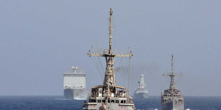 بعد احتجاز البحرية اليمنية لسفينة اسرائلية…بريطانيا ترسل سفينة حربية إلى الخليج