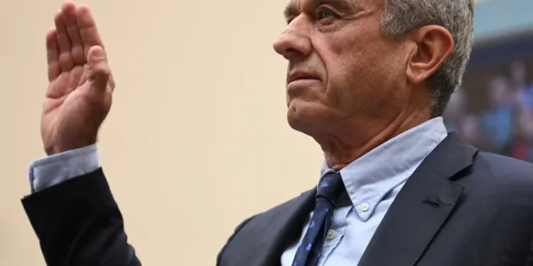 روبرت كيندي…ساعمل لتفكيك الإمبراطورية العسكرية الأمريكية