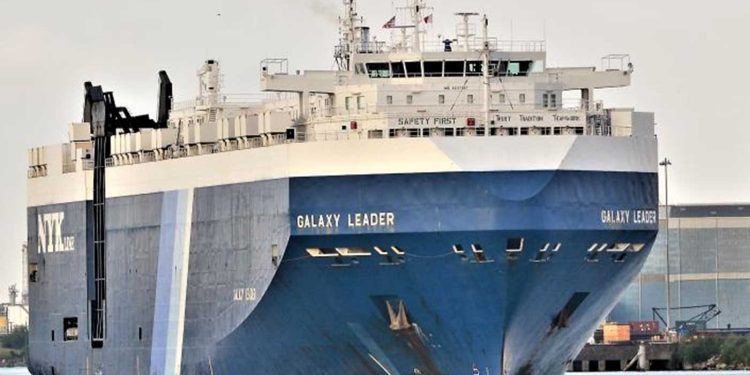 قوات بحرية يمنية تستولي على سفينة اسرائيلية