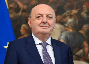 وزير إيطالي يشيد بالشراكة المميزة مع الجزائر