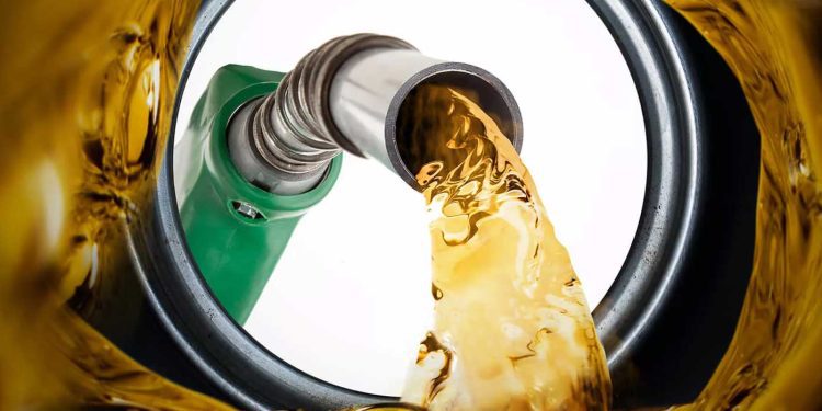 في ظل تزايد المخاوف من قطع الامدادات في البحر الاحمر…النفط يواصل الصعود