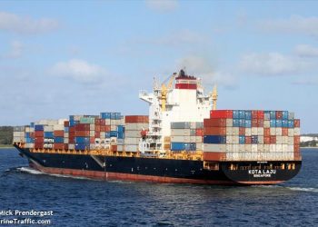 البحرية اليمنية تستهدف سفينتين إسرائيليتين