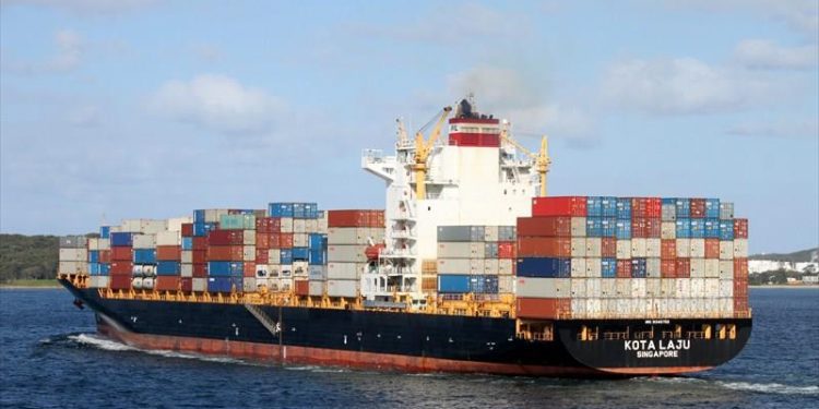 البحرية اليمنية تستهدف سفينتين إسرائيليتين