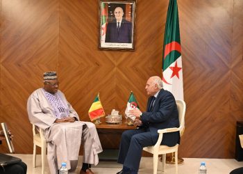 الجزائر تستدعي سفير مالي