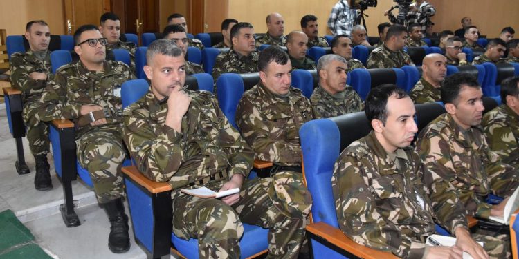 الجيش الجزائري يبرز دور الاعلام و الاتصال