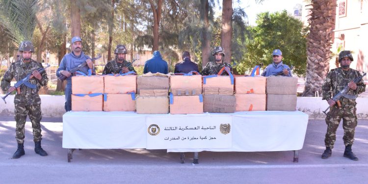 للاسبوع الثاني على التوالي…الجيش الجزائري يضبط 13 قنطار من المخذرات في الحدود مع المغرب