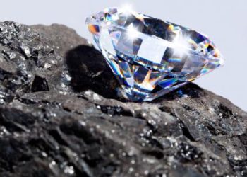 بلد افريقي يعلن استعداده التعاون مع روسيا في استخراج الألماس