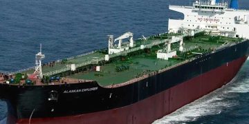 “بريتش بتروليوم” تعلق عبور ناقلات النفط في البحر الأحمر