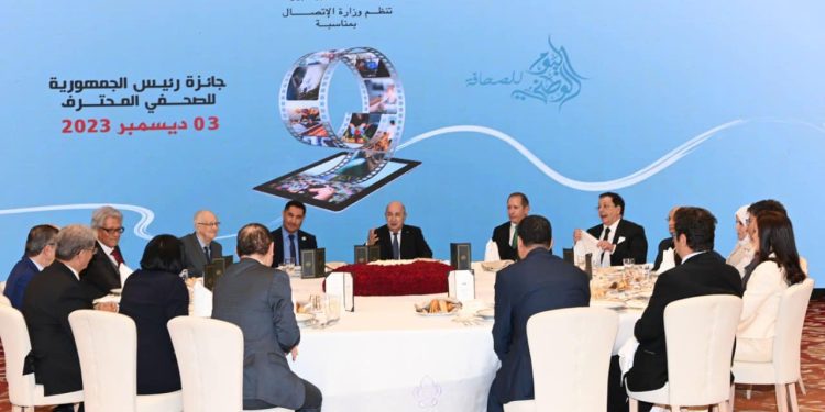 بمناسبة اليوم الوطني للصحافة…تبون يشرف على تسليم جائزة الصحفي المحترف