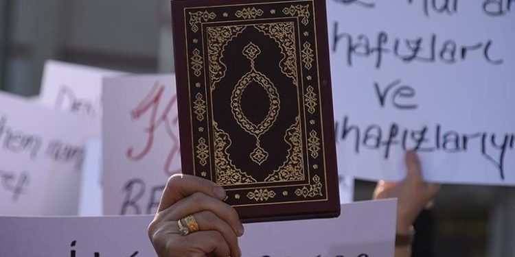 الدنمارك…البرلمان يقر قانونا يحظر المعاملة غير اللائقة للنصوص الدينية