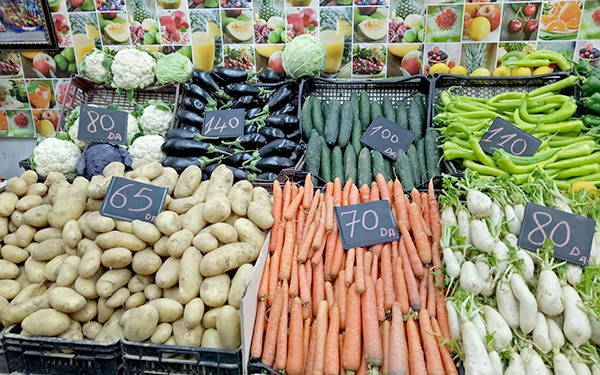 عرض أسعار البيع بالتجزئة يوميا عبر وسائل الإعلام