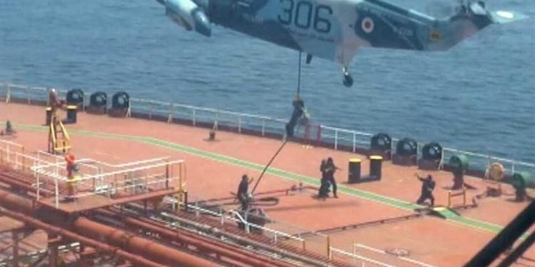 الجيش الإيراني بحتجز ناقلة نفط أمريكية قرب ميناء الفجيرة