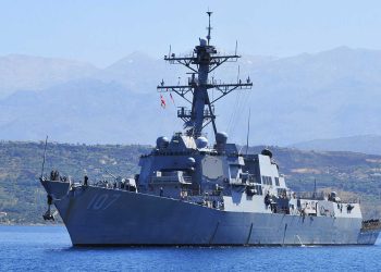 البحرية اليمنية تستهدقف المدمرة الأمريكية “يو إس إس غريفلي”