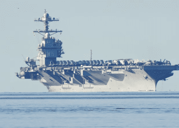 تم إحضارها إلى المنطقة لردع “حزب الله”…هل ستغادر أكبر حاملة طائرات في العالم البحر المتوسط ؟