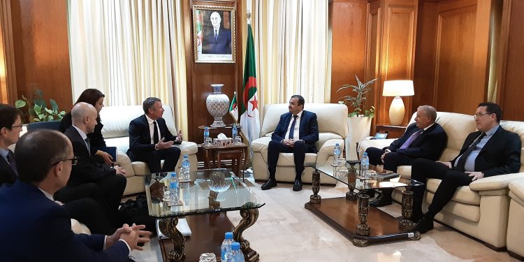 وزير الطاقة الجزائري يستقبل وفدا عن شركة أمريكية