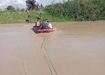 الفياضانات…انقاذ عدة اشخاص بينهم اطفال