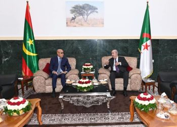 الجزائر وموريتانيا تفتتحان معبرا حدوديا لتعزيز التجارة