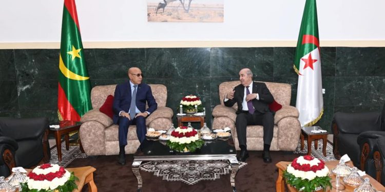 الجزائر وموريتانيا تفتتحان معبرا حدوديا لتعزيز التجارة