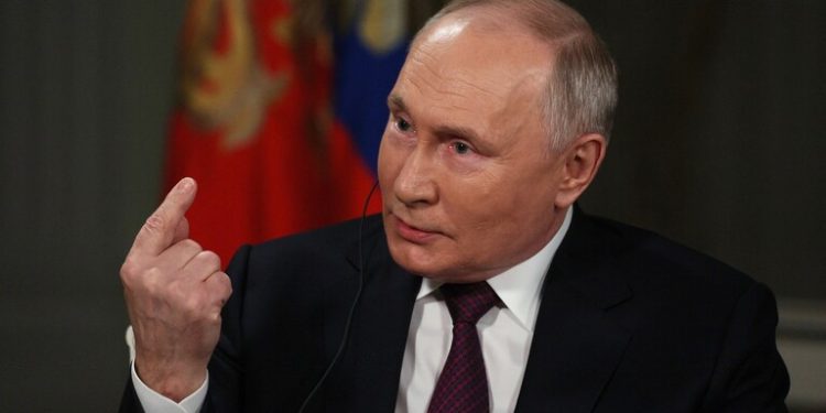 بوتين…حصة الدولار انخفضت و الاقتصاد الصيني أصبح رقم 1 في العالم