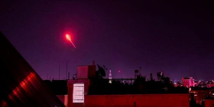 سوريا…وسائط الدفاع الجوي تتصدى لعدوان عبري