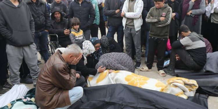 غزة… 112 شهيد في مجزرة شارع الرشيد