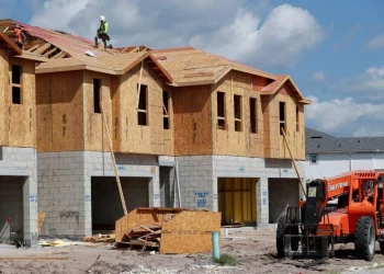 وزارة الخزانة الأمريكية تحذر من انهيار سوق العقارات