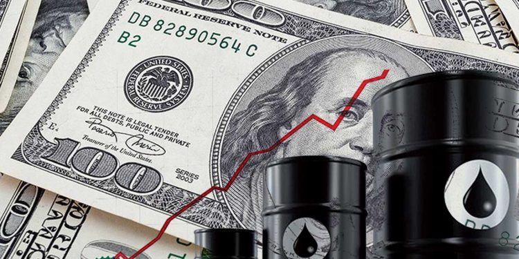 تراجع أسعار النفط مع ارتفاع الدولار