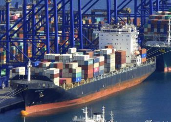 البحرية اليمنية تستهدف سفينة “Pinocchio” الامريكية