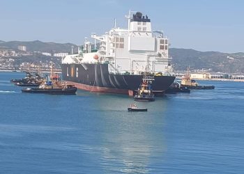 رسو سفينة “أوغارتا” في الميناء الجديد للغاز بسكيكدة