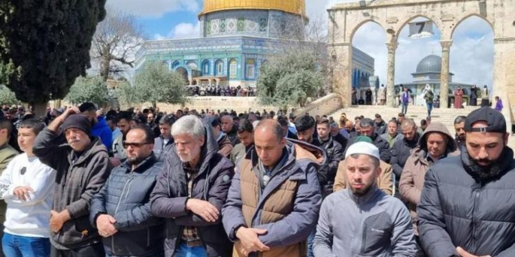 رغم التضييق…أكثر من 120 ألف مصل في المسجد الاقصى