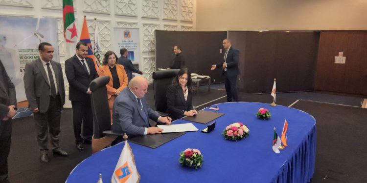 مشروع إنجاز 3000 ميغاواط من الطاقة الشمسية…توقيع عقود مع الشركات الفائزة في المناقصة