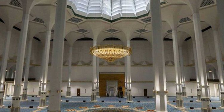 لأول مرة في الجزائر…تنصيب 38 إماما مفتيا