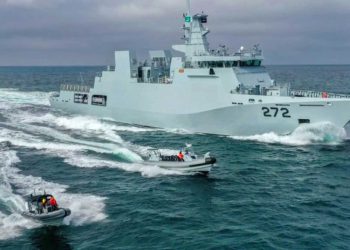 هجوم مسلح يستهدف قاعدة بحرية في باكستان