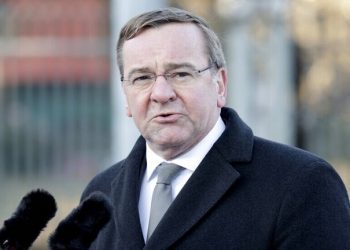 وزير الدفاع الألماني يشير الى صحة تسجيل صوتي مسرب