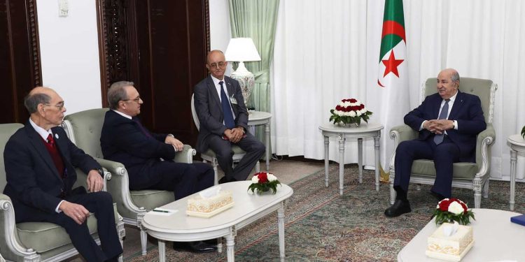 الرئيس الجزائري يستقبل وزير الخارجية الروسي