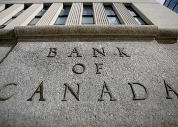 تيف ماكلم…بنك كندا ليس ملزما اتباع سياسة الاحتياطي الفيدرالي الأمريكي