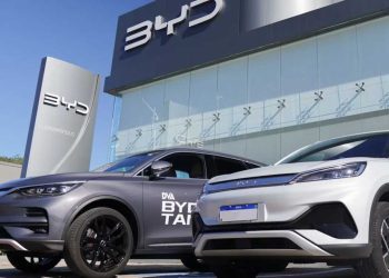 BYD تُنافس البنزين: شحن كهربائي بسرعة التزود بالوقود