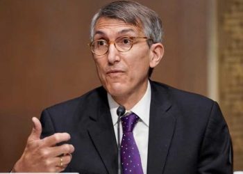 استقالة مسؤول اللقاحات في FDA