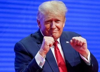 “أمريكا تُعلّم فرنسا التنوع… لكن على طريقتها!”