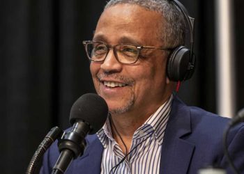 الفضلاء…ياسمينة خضرا وتصوره الجديد للدفاع عن الذات