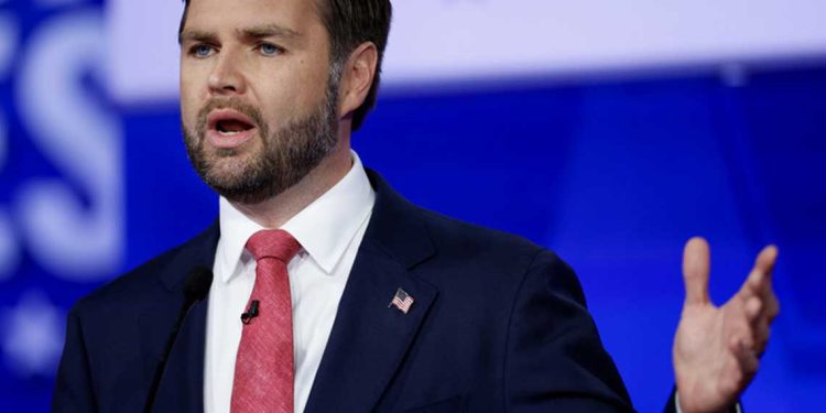 نائب الرئيس الأمريكي يعارض استهداف اليمن