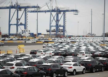 رسوم أمريكية بـ25% على السيارات المستوردة تثير قلق الأسواق